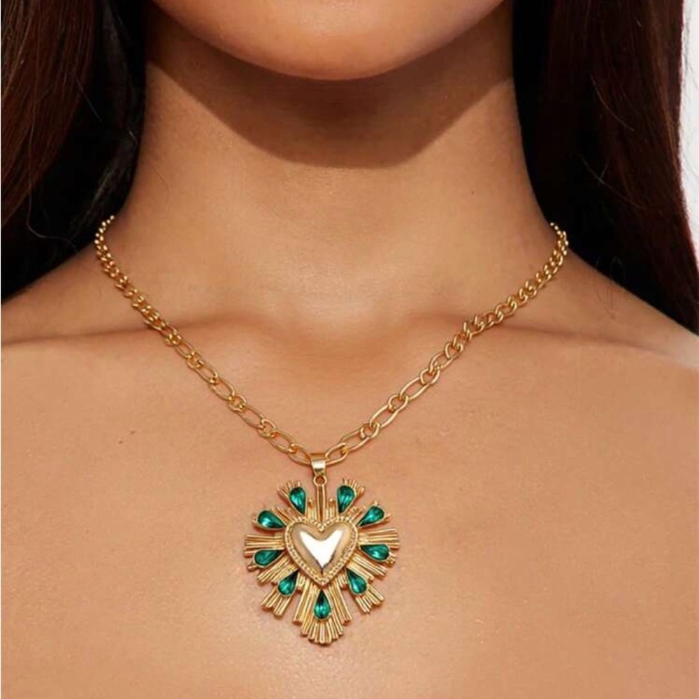 Gold and Green Heart Pendant Necklace